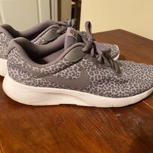 Cheetah print nike